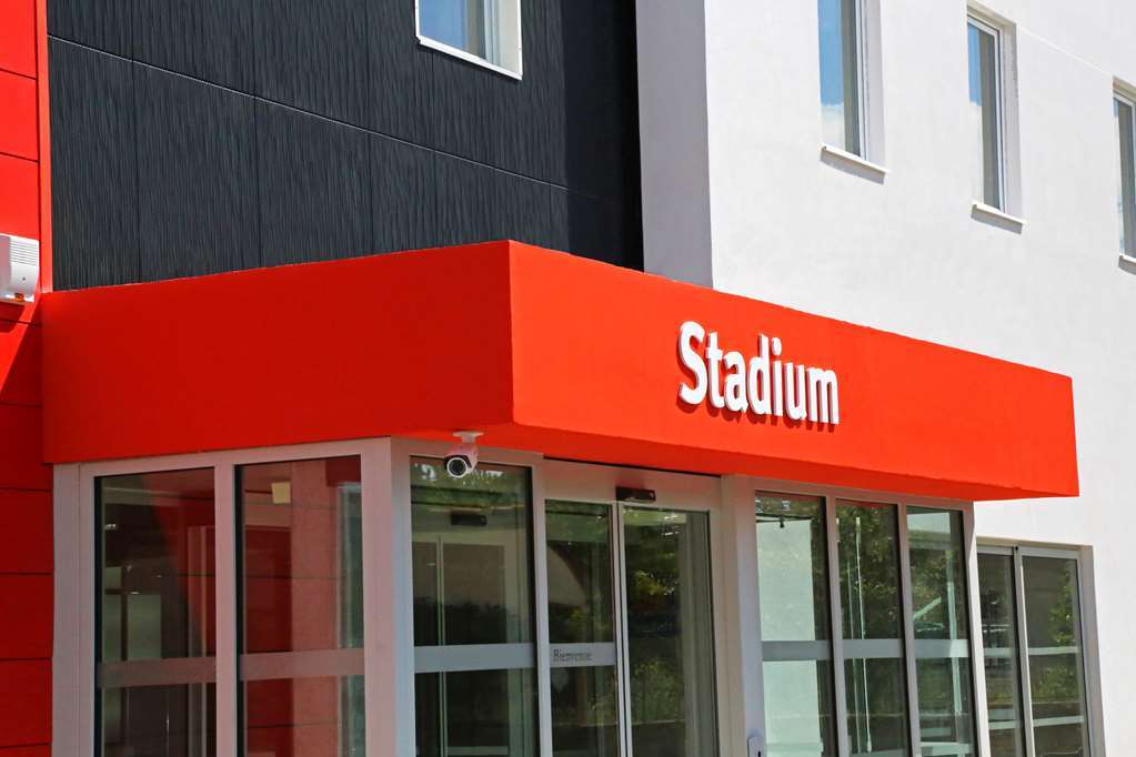 Kyriad Lyon Est Stadium Eurexpo Мезье Экстерьер фото